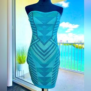 Strapless, sweetheart neckline, studded dress 👗 in teal.